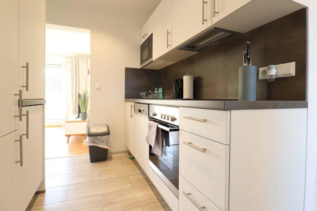 Brilliant View: Balcony Home, Modern, Stylish And Newly Renovated Wina Bagian luar foto